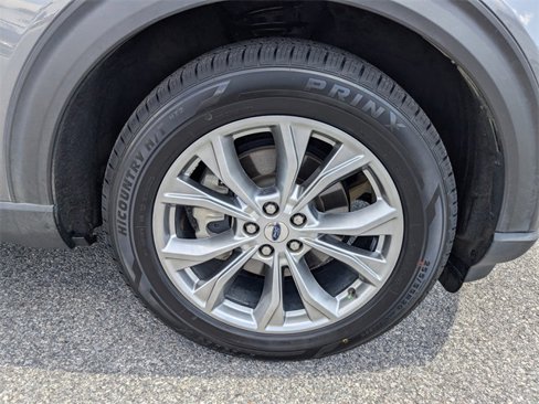 Used 2022 Ford Explorer XLT w/ Equipment Group 202A image 11