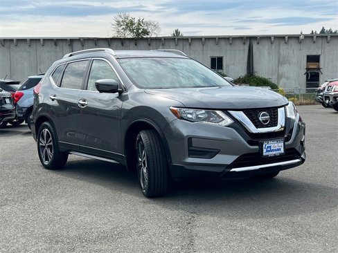 Used 2019 Nissan Rogue SV w/ Premium Package image 3