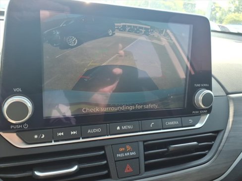 Used 2025 Nissan Altima 2.5 SV image 24