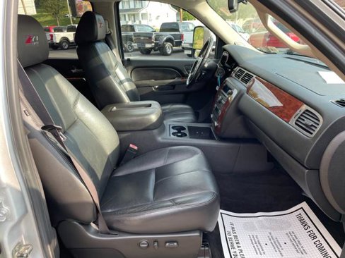 Used 2011 Chevrolet Silverado 2500 LTZ w/ Snow Plow Prep Package image 28