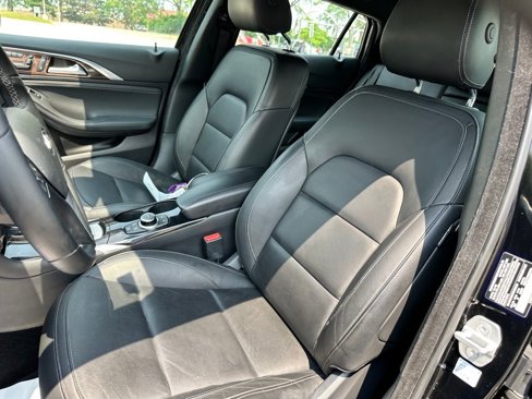 Used 2017 INFINITI QX30 Premium w/ Navigation Package image 14