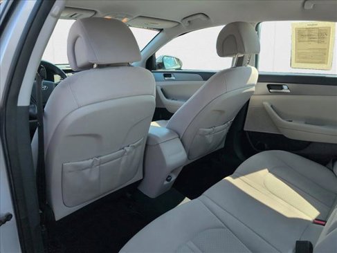 Used 2016 Hyundai Sonata SE image 16