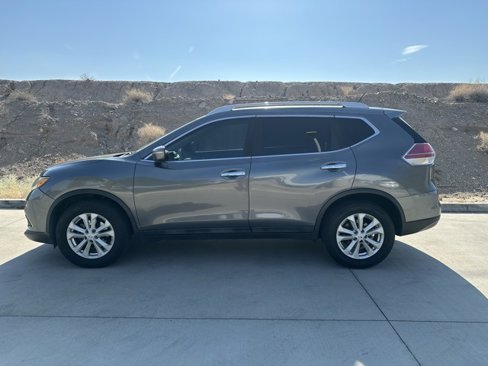 Used 2014 Nissan Rogue SV image 5