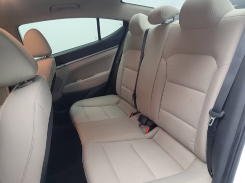Used 2017 Hyundai Elantra SE image 18