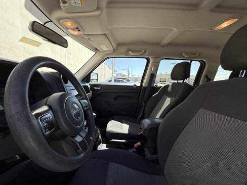 Used 2017 Jeep Patriot Sport image 5