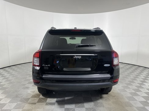 Certified 2017 Jeep Compass Latitude image 6