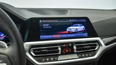 Used 2021 BMW 330i Sedan w/ Premium Package image 24