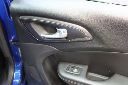 Used 2016 Chrysler 200 S image 11