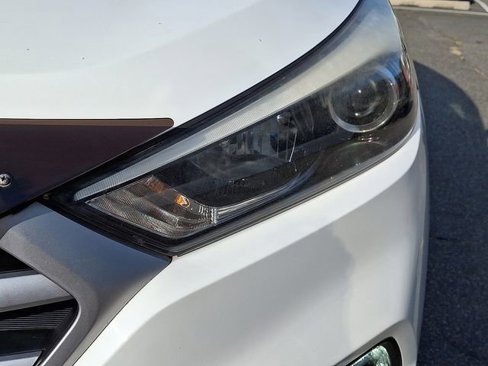 Used 2017 Hyundai Tucson Sport image 15