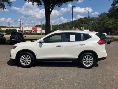 Used 2017 Nissan Rogue SV w/ SV Premium Package image 7