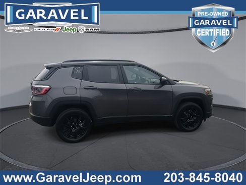 Used 2024 Jeep Compass Latitude w/ Convenience Group image 9