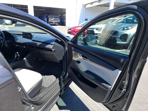 Used 2019 MAZDA MAZDA3 Sedan w/ Preferred Package image 13