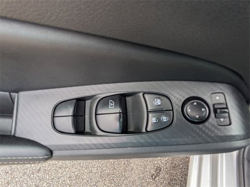 Used 2024 Nissan Altima 2.5 SV image 17