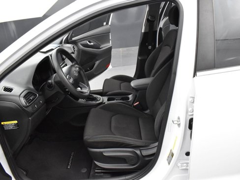 Used 2018 Hyundai Elantra GT image 12