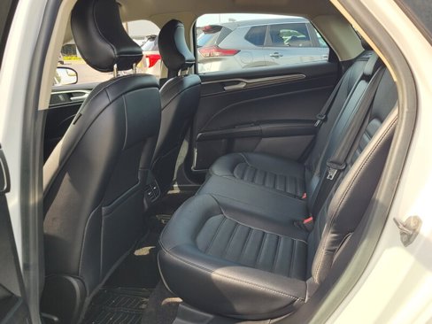 Used 2018 Ford Fusion SE w/ Fusion SE Technology Package image 6