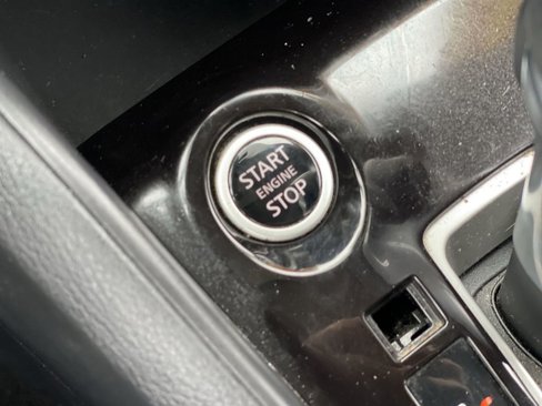Used 2021 Nissan Kicks S image 16