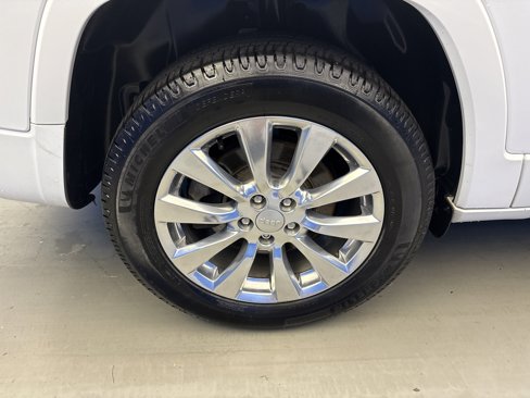 Used 2018 Jeep Cherokee Overland w/ Technology Group image 8