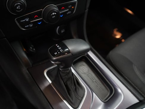 Used 2015 Dodge Charger SE image 21