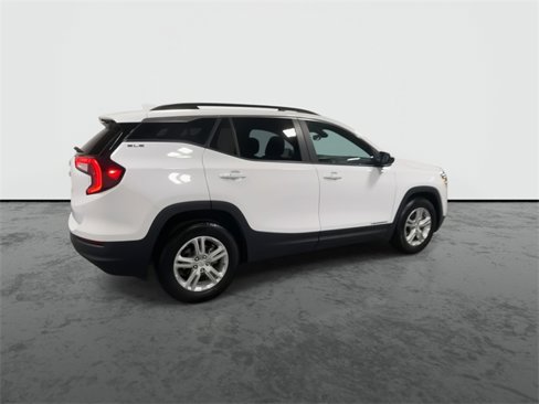 Certified 2024 GMC Terrain SLE w/ Driver Convenience Package image 9