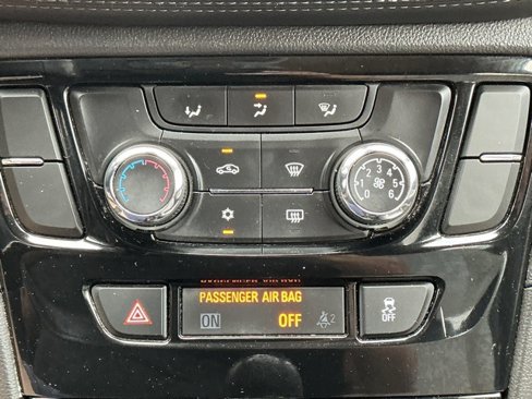 Used 2020 Buick Encore Preferred image 13