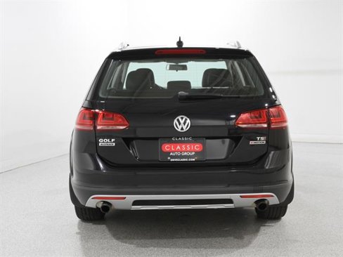 Used 2017 Volkswagen Golf Alltrack S image 18