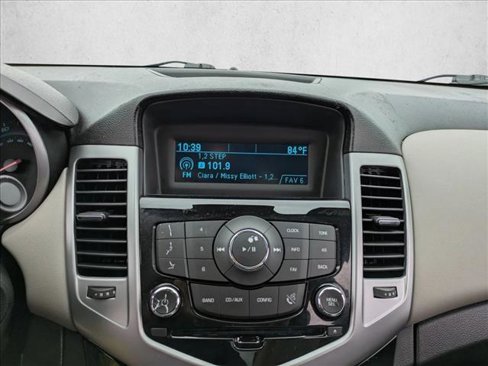 Used 2014 Chevrolet Cruze LS image 13