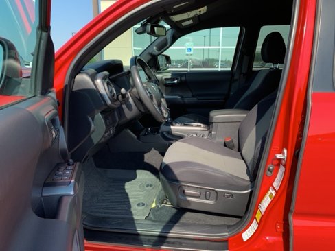 Used 2023 Toyota Tacoma 4x4 Double Cab image 9