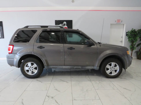 Used 2011 Ford Escape XLT w/ 202A Rapid Spec Order Code image 3
