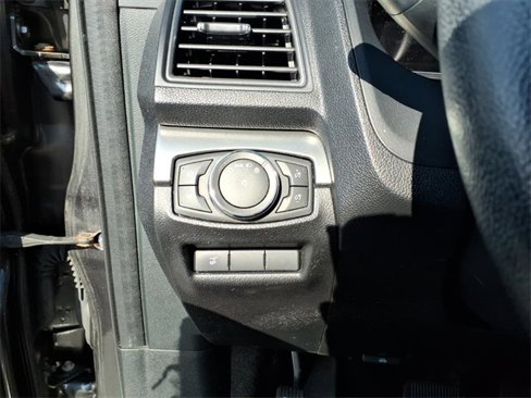 Used 2018 Ford Explorer XLT w/ Equipment Group 202A image 16