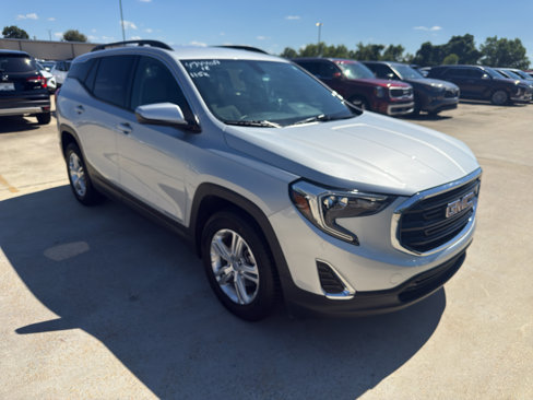 Used 2018 GMC Terrain SLE w/ Driver Convenience Package image 3
