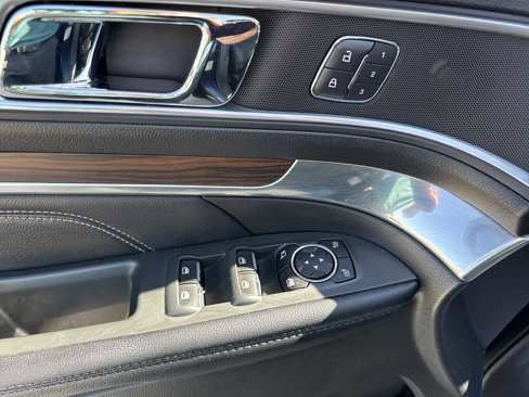 Used 2017 Ford Explorer Limited image 15