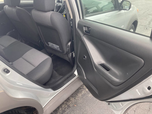 Used 2008 Pontiac Vibe w/ Sun And Sound Package image 23