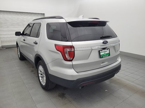 Used 2017 Ford Explorer FWD image 5