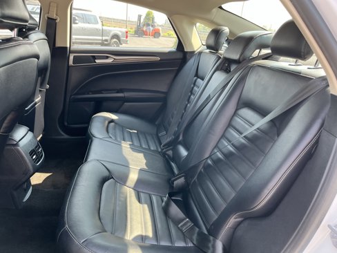 Used 2018 Ford Fusion SE w/ Fusion SE Technology Package image 11