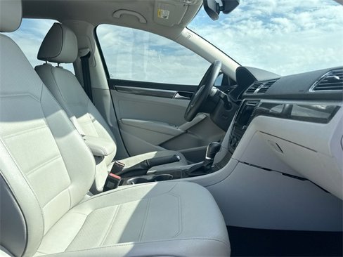 Used 2016 Volkswagen Passat 1.8T SE image 31
