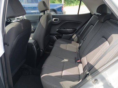 Used 2021 Hyundai Venue SEL w/ Premium Package image 10
