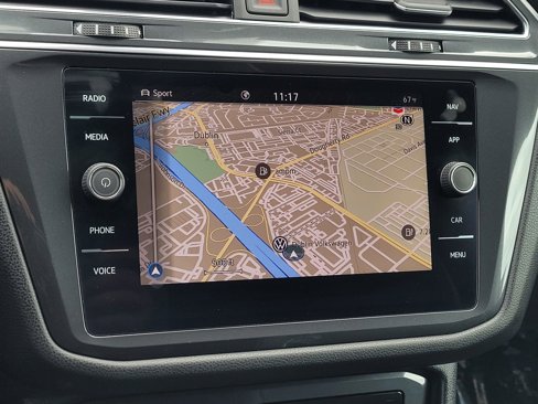 Certified 2022 Volkswagen Tiguan SEL R-Line image 15
