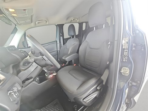 Used 2022 Jeep Renegade Latitude image 17