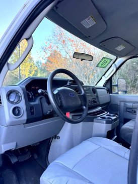Used 2010 Ford E-350 and Econoline 350 Super Duty image 18