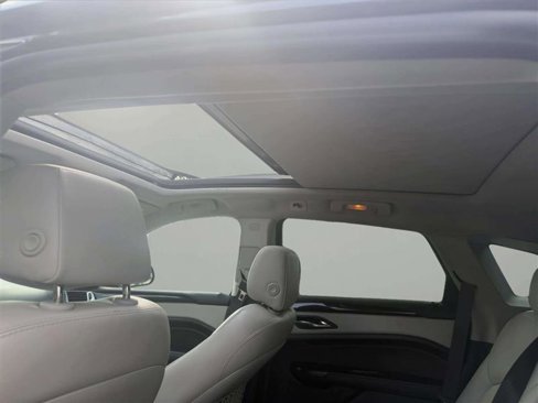 Used 2015 Cadillac SRX Luxury image 16