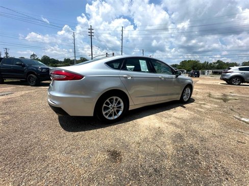Used 2019 Ford Fusion SE image 5