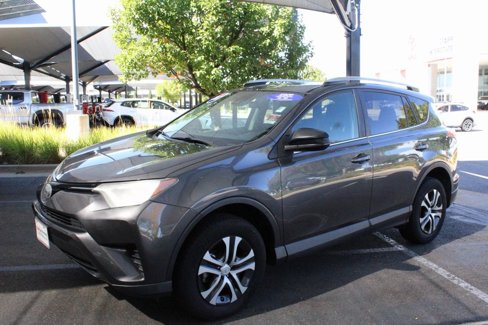 Used 2017 Toyota RAV4 LE image 8