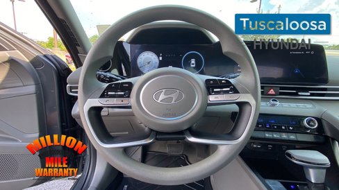 Used 2024 Hyundai Elantra SEL image 16