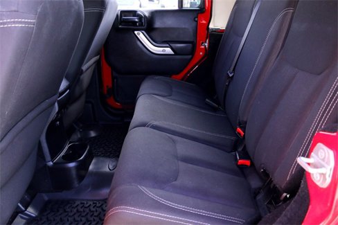 Used 2016 Jeep Wrangler Unlimited Sahara w/ Connectivity Group image 23