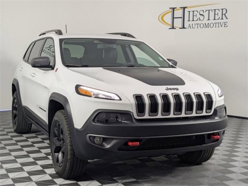 Used 2018 Jeep Cherokee Trailhawk w/ Comfort/Convenience Group image 2