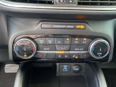 Certified 2022 Ford Escape Titanium image 23