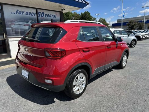 Certified 2020 Hyundai Venue SEL image 6