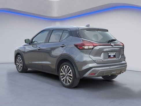 Used 2021 Nissan Kicks SV image 4