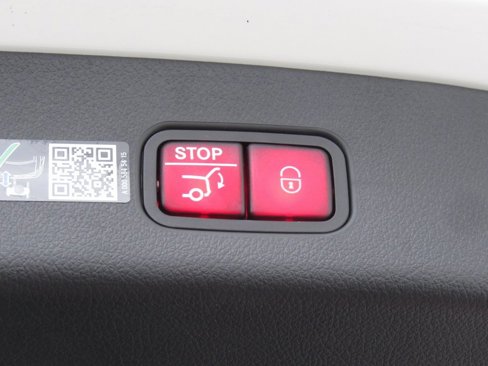Certified 2025 Mercedes-Benz GLC 300 4MATIC image 24