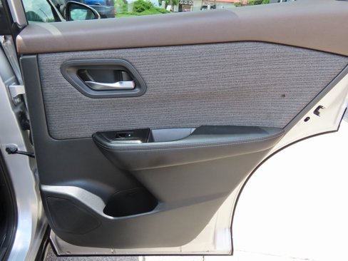 Used 2022 Nissan Rogue SV image 31
